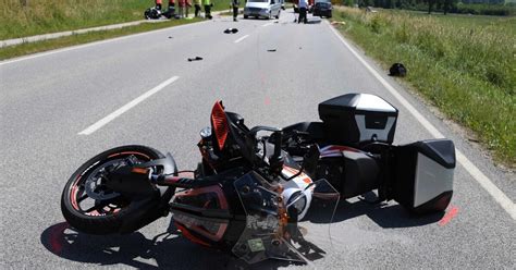 Motorradfahrer Stirbt Auf Der B