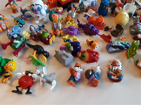 Konvolut Sammlung Alter Ei Figuren Spielzeug Clown Ritter Snoopy