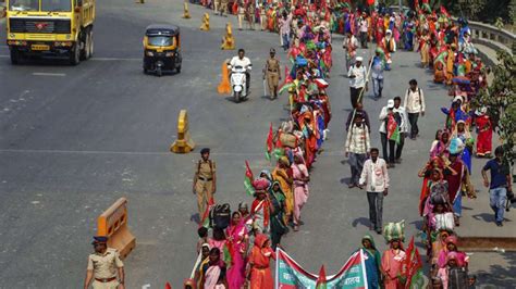 Maharashtra Farmers Protest Comes To An End After Govt Accepts All