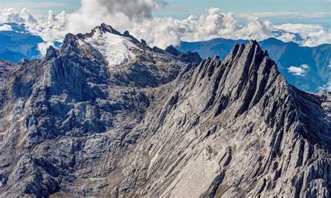 Tujuh Puncak Gunung Tertinggi Seven Summits Indonesia Penjelajah