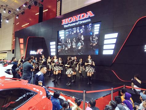 Jkt On Twitter Penampilan Jkt Team Kiii Di Booth Hondaisme Giias