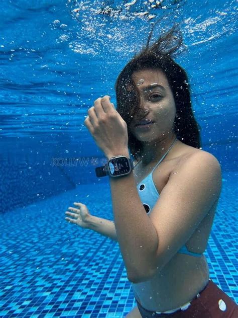 Radhika Apte Underwater Bikini Picture 01 (223426) | Kollywood Zone