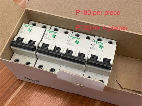 EZ9F56220 Easy9 IEC 2 Pole 20A DIN Rail Type Circuit Breaker 230 400V