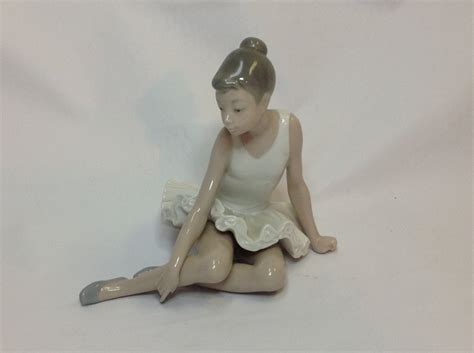 Ballerina Lladro figurine - Jun 04, 2013 | Golden Idol Auctions in FL