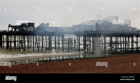 Hastings Pier fire Stock Photo - Alamy