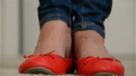 Mega Latina S GIGANTIC Red Flat Unaware Crush MPG Amateur Soles
