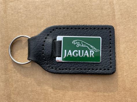 Jaguar Key Ring Black Leather Black Cherry Jaguar