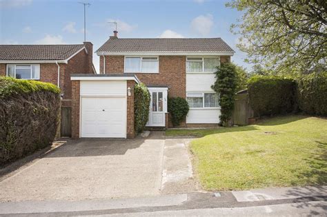 Millbrook Road Crowborough 3 Bed Detached House For Sale £450 000