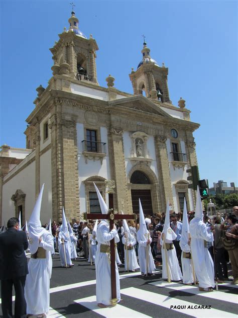 YA HUELE A INCIENSO Y CERA EN LAS CALLES DE CÁDIZ NTRO PADRE JESÚS