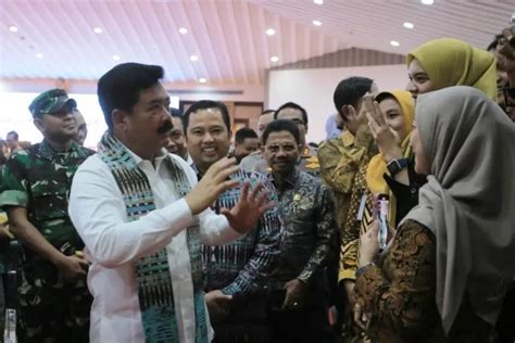 Menteri Atr Bpn Serahkan Sertifikat Tanah Milik Pemkot Tangerang Dan