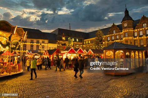 Düsseldorf Christmas Market Photos and Premium High Res Pictures ...