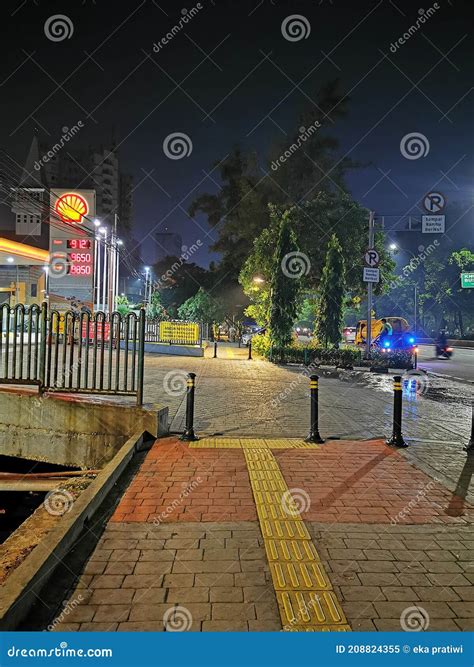 Quiet Night Atmosphere in Jakarta Editorial Image - Image of downtown