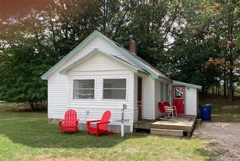 Manistee River Vacation Rentals & Homes - Manistee, MI | Airbnb