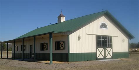 Horse Barns With Living Quarters Six Stall Horse Barn Featuring