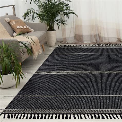 Hutton Black Flatweave Tassel Area Rug 5x7 Black Rugs At Home