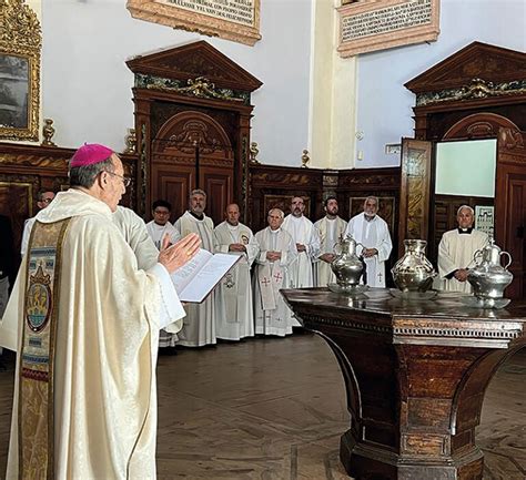 La Diócesis celebró la Misa Crismal Iglesia Navarra