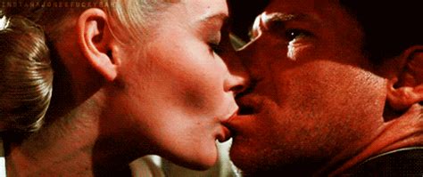 12 Things That Make You A Bad Kisser Sorry Yourtango