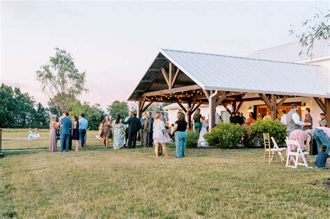 Kansas City And St Louis Couple Weekend Wedding At Emerson Fields