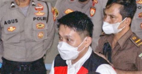 Eks Anak Buah Sambo Chuck Putranto Batal Dipecat Dari Polri Monitor