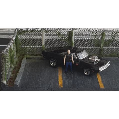 Boneco miniatura Toretto Velozes e Furiosos Escala 1 64 compatível Hot