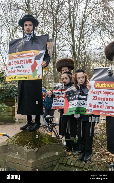 London Uk Jan Neturei Karta Ultra Orthodox Anti Zionist