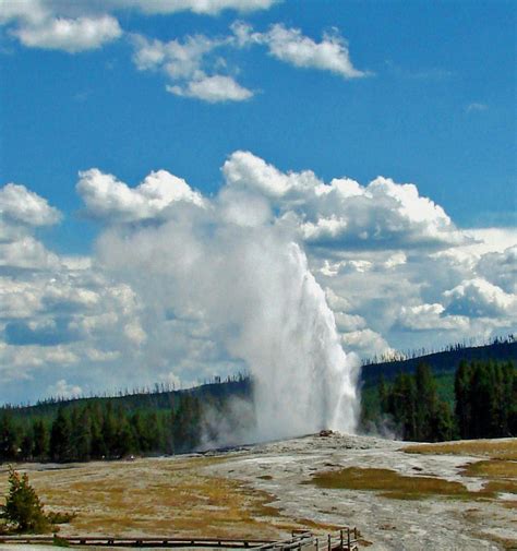 What Is a Caldera? How the Yellowstone Volcano Is One