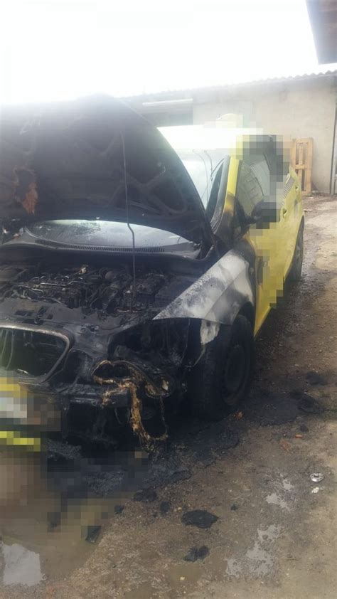 Taximetrist Dus La Spital Cu Arsuri Dupa Ce Si A Dat Foc La Masina Din