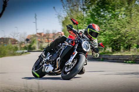 Prova Mv Agusta Brutale Rs Hypernaked Versatile