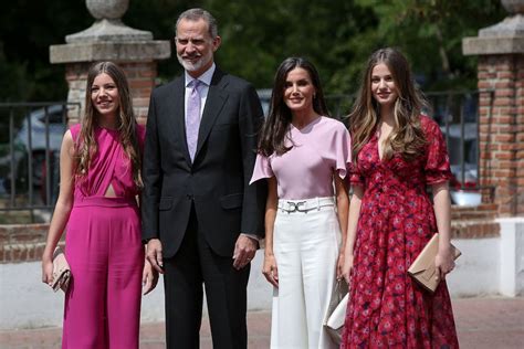 Sofia Von Spanien Feiert Ihre Firmung Nicht Nur Ihr Gewagtes Outfit