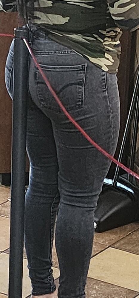 THICK FIL A Phat Ass Latina Milf Tight Jeans Forum