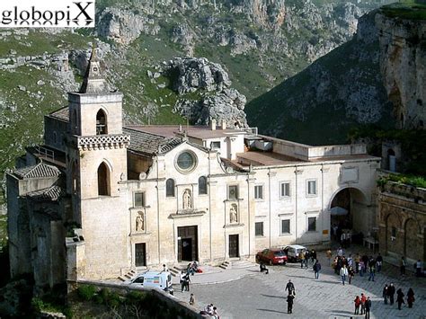 Foto Matera Piazza E Chiesa Di S Pietro Caveoso Globopix