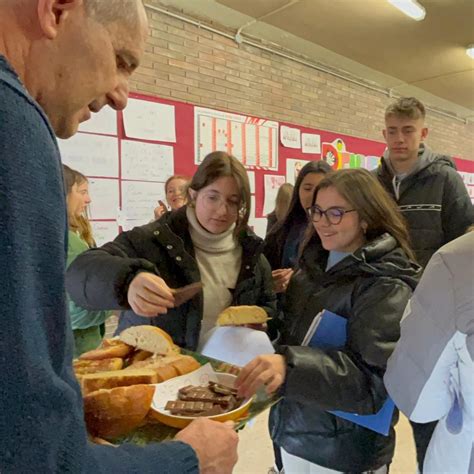 ALMUERZO SOLIDARIO DE MANOS UNIDAS Colegio San Vicente de Paúl