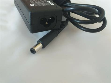 Original HP 19 5V 2 31A 45W AC Adapter 744481 003 744893 001 7 4mm X 5