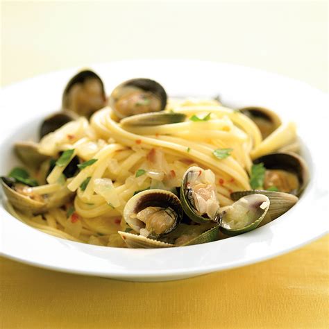 Linguine with White Clam Sauce