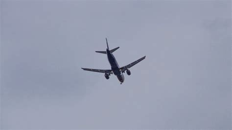 Warszawa Embraer 195 o mało nie zderzył się z dronem Wiadomości