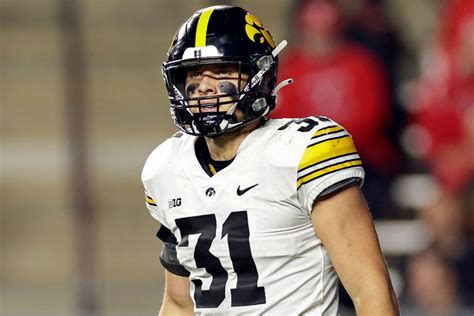 Iowa Star Linebacker Jack Campbell's Grandfather Killed Before Game