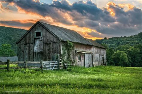 Farms Photograph Caseys Barn By Expressive Landscapes Fine Art