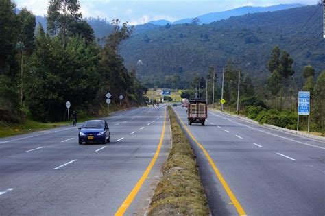 ¡pilas Cierran Vía Bogotá Girardot Alerta Tolima