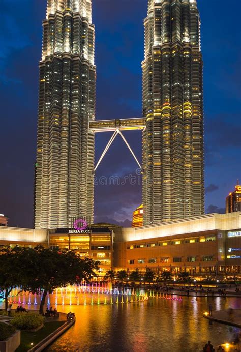 Las Torres Petronas En Kuala Lumpur Malasia Imagen Editorial Imagen