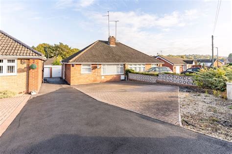 2 Bed Bungalow For Sale In Furlong Lane Halesowen West Midlands B63