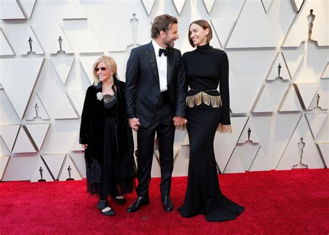 Irina Shayk and Bradley Cooper – Oscars 2019 Red Carpet • CelebMafia