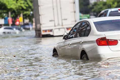 Milano Meteo Avverso Potente Temporale Con Insolita Tempesta Di