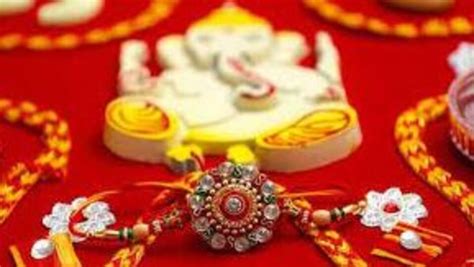 Raksha Bandhan 2023 भावासाठी राखी खरेदी करताय मग या गोष्टींची