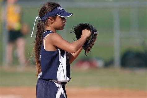 5 Teknik Dasar Yang Harus Dikuasai Dalam Olahraga Softball Dan