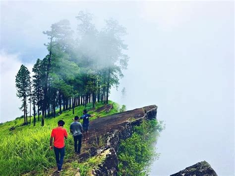 Kabaragala Mountain in Sri Lanka. In Sri Lanka’s Dolosbage Mountain ...