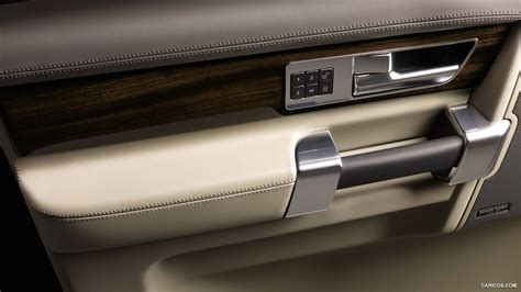 Land Rover Discovery 4 HSE Luxury Limited Edition (2013) | Interior Detail