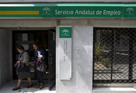 Andaluc A Registr Parados Menos En Noviembre