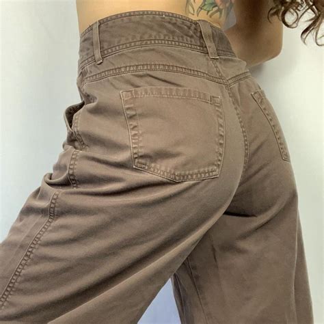 Cute Vintage Cargo Capris 🤎 Love These Super Y2k Depop