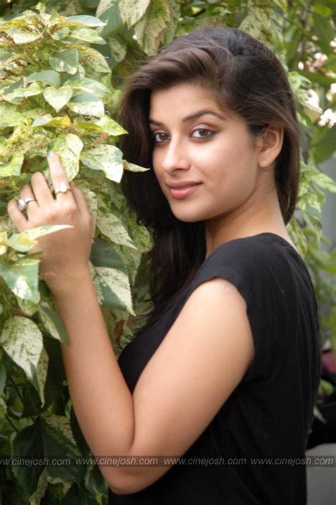 Madhurima Photo 66 Of 122