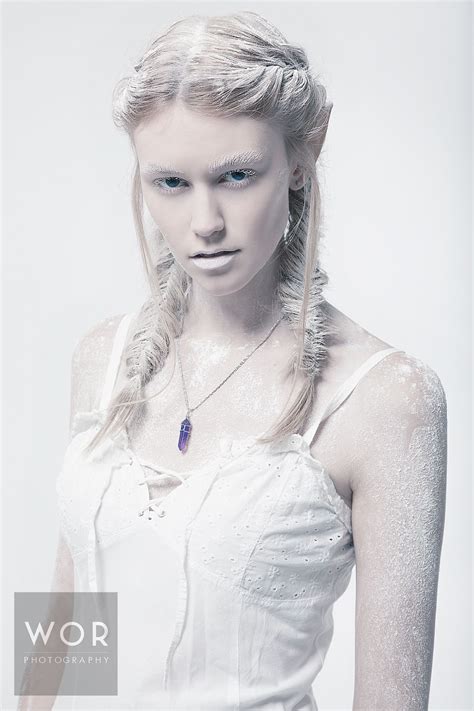 Stephan Wor Photography White Fairy Alien Model Favole Editorial